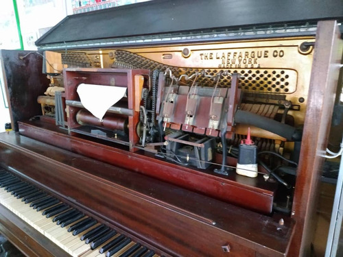 Imagen 5 de 7 de Pianola Funcional, En Perfecto Estado Con 64 Rollos, Única