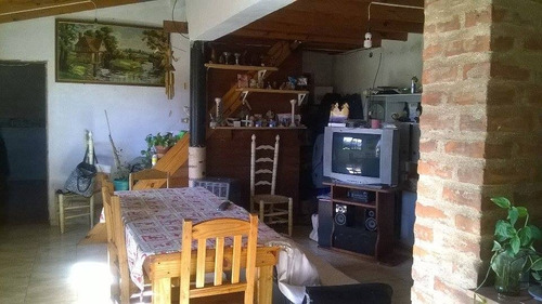 Chalet En Terreno Sobre Entrada Principal - Calle 79 N° 1078