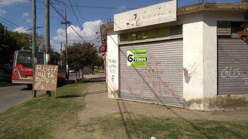Imagen 2 de 2 de Oportunidad | Excelente Local En Esquina Sobre Calle Libertad A Metros De Av. Victorica!
