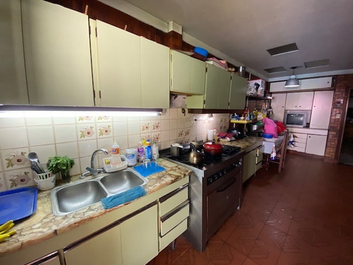Imagen 4 de 6 de Venta- Casa 4 Dormitorios Con Local Al Frente!