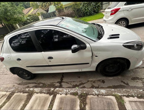 Peugeot 207 1.4 Active 75cv