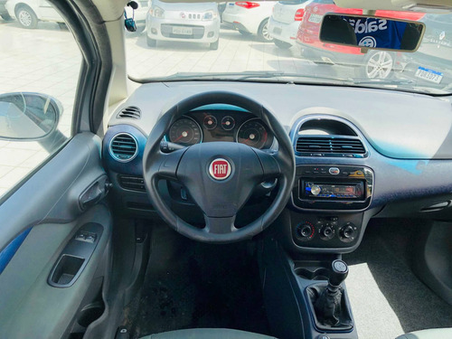 Fiat Punto 1.4 Attractive 8v Flex 4p Manual
