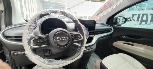 Imagem 6 de 15 de Fiat 500 Elétrico - Equivalente 62 Km/litro