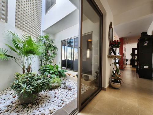 Casa Residencia De 5 Habitaciones Ubicada En Residencial Playas Del Conchal, Riviera Veracruzana, Un Excelente Fraccionamiento Que Te Brinda La Seguridad Y Tranquilidad Que Tu Familia Y TĂș Se Merecen.
