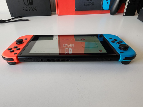 Nintendo Switch Standard 32 Gb + Caja Y Accesorios