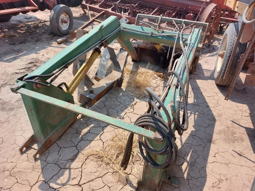 Imagen 3 de 4 de Pala Cargadora Frontal Con Agarre