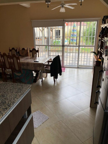 Imagen 12 de 30 de Vivienda Multifamiliar-casa 3 Amb + Dpto 4 Amb-cocheras - Fondo Libre C/ Piscina