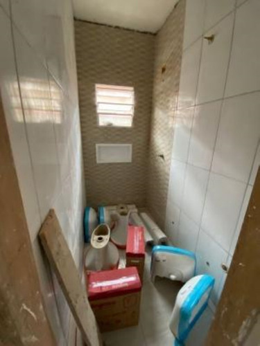 Imagem 3 de 17 de Casa No Bairro Savoy, Em Itanhaém, Litoral Sul De São Paulo, Localizada No Lado Serra. Possui Piscina, Churrasqueira E Vaga Para 02 Automóveis.