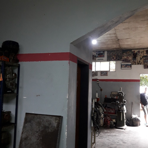 Imagen 2 de 8 de Galpón, Casa Y Departamento.