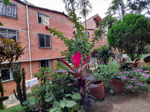Vendo Casa En Rosales De Terranova, Unidad Cerrada, Niquia.