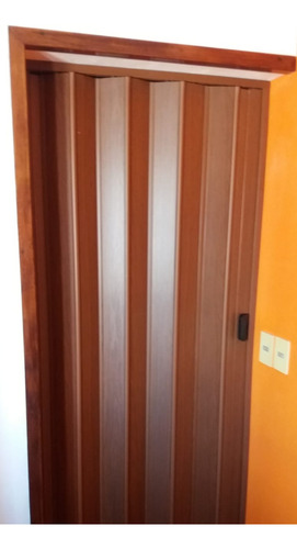 Puerta Plegable Pvc Rustica Cierre Central Y Tranca 1.4x2.1
