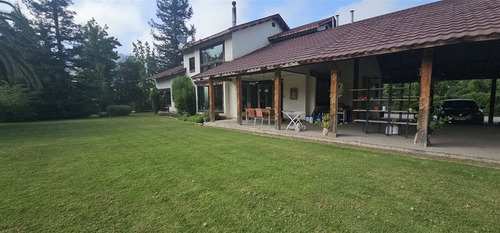 Casa En Venta De 7 Dorm. En Calera De Tango