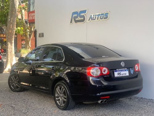 Volkswagen Vento Advance 2.5 - 2009