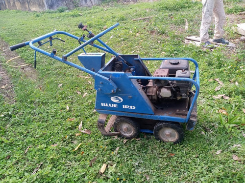Imagen 7 de 7 de Carpeteadorea De Pasto, Marca Bluebird Mod. Sc-18, Usada