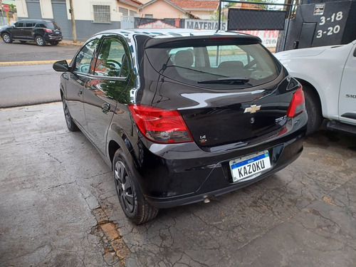 Imagem 4 de 8 de Chevrolet Onix 1.4 Mpfi Lt 8v Flex 4p Manual