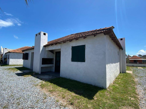 Complejo De 40 Cabañas En Centro De Punta Del Diablo, En Terreno De 10000 Metros