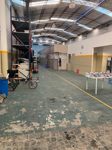 Galpón En Venta Con Renta - Parque Patricios