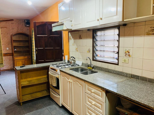Imagen 6 de 21 de Ph De Tres Dormitorios, Parrilla Y Entrada Para Auto - San Justo