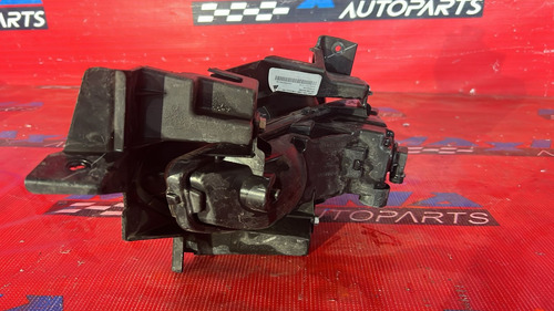 Faro De Niebla Y Rejilla Derecha Nissan Versa 2020-2024 (Usado)
