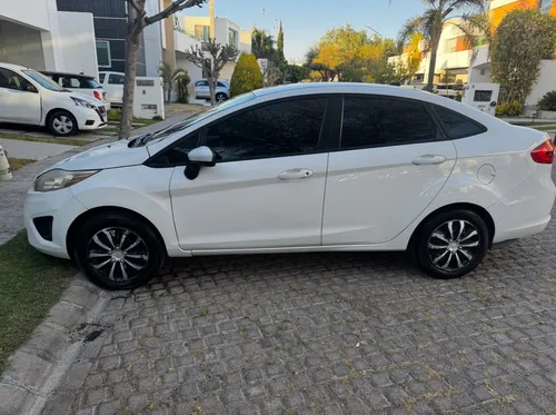 Ford Fiesta 1.6 S 5vel Sedan Mt