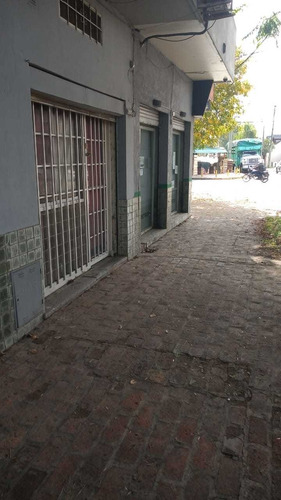 Imagen 4 de 11 de Local Comercial, A Metros De Av. Mosconi