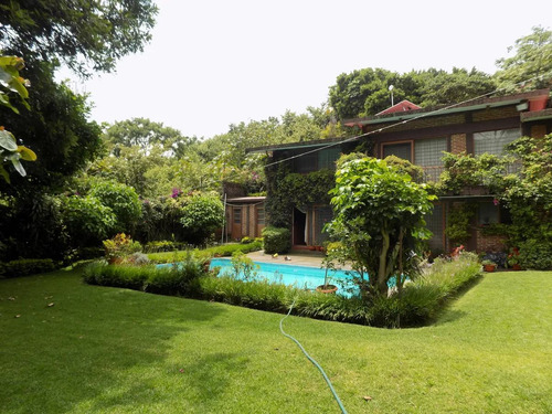Casa Sola En Lomas De Atzingo, Cuernavaca, Morelos - Seq-173-cs
