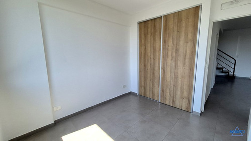 Departamento Dúplex En Venta En Sáenz Peña, Tres De Febrero, G.b.a. Zona Oeste