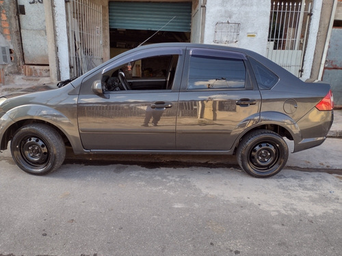 Ford Fiesta Sedan 2004 1.0 Street 4p