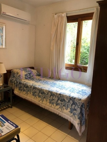 Muy Buena Casa En Venta En La Zona Mas Linda De Playa Mansa.- Ref: 409