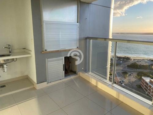 Apartamento En Alquiler, Mansa, Punta Del Este, 2 Dormitorios.- Ref: 3491