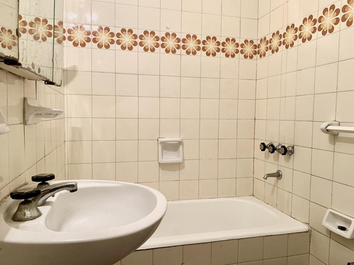 Av. Del Libertador Y Montevideo - Apto Profesional - Recoleta