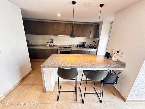 Casa En Venta De 4 Recamaras Y 4 Baños