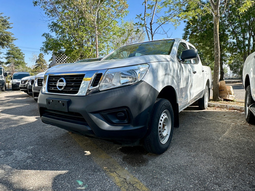 Nissan Np300 2.4 Doble Cabina Se Aa Pack Seg Mt