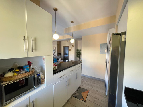 Oportunidad En Evaristo Morales De 2 Habitaciones