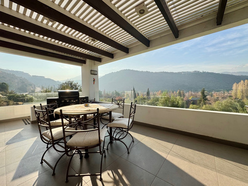 Con Vista, Condominio Y Cercana A Colegios En Los Trapenses