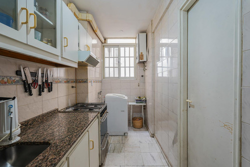 Departamento En Venta De 3 Ambientes Con Balcon En Recoleta