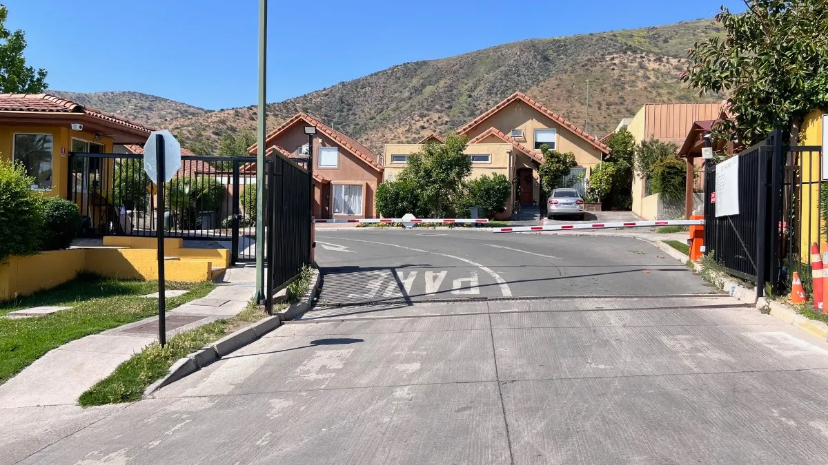 Imagen 1 de 26 de Barrio Los Fresnos, Tu Primera Casa A Un Click, Piscina