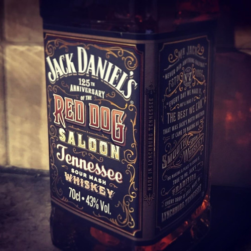 Imagen 7 de 10 de Whisky Jack Daniels Red Dog Saloon 700ml En Estuche