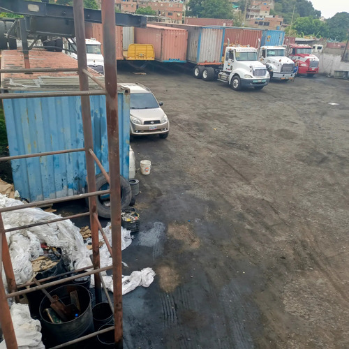 Terreno Catia La Mar, Todo Los Servicios, Muy Bien Ubicado.