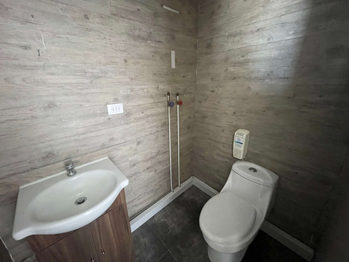 Comercial Villa Alemana Con Estacionamiento Para Clientes