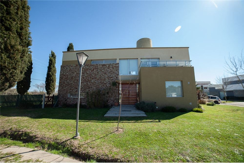 Imagen 3 de 30 de Casa En Venta.