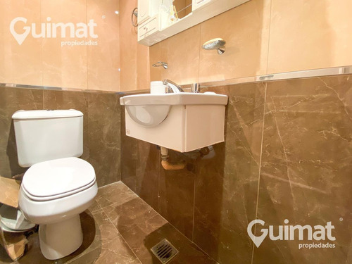 Imagen 10 de 21 de Once 4 Ambientes Baño Toilette Balcon Al Frente Cocina Y Baños Reciclados