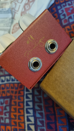 Deep Trip - Sucuri Fuzz Vermelho