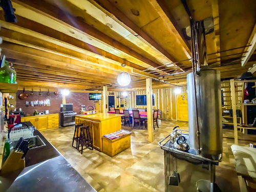 Terreno 3 Hectáreas Con Casa De 325m2 Y Bodegas En Dalcahue