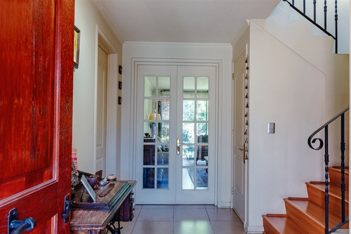 Casa En Venta De 4 Dorm. Pie Andino. Lo Barnechea