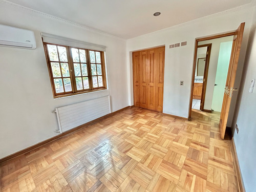 Amplia Casa Con Parquet, Luz Natural En El Corazón De Vitacu