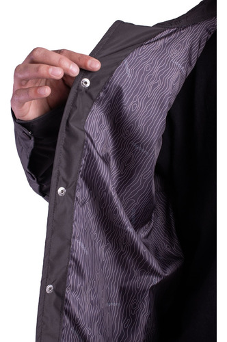 Imagen 3 de 9 de Campera Woodoo Coach Jacket Marplatizada - Gris