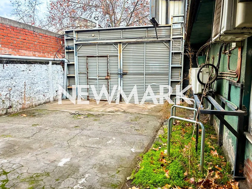 Amplia Propiedad Comercial En Arriendo