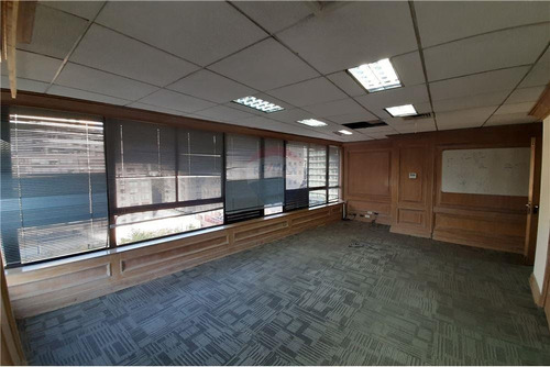 Exclusiva Oficina En Barrio Corporativo El Golf