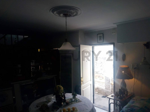 Casa A La Venta Interna De 2 Dormitorios En Santa Fe.